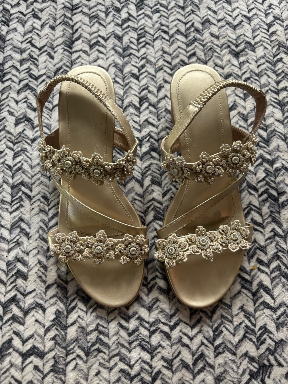 Gold Floral Embellished Women's Slingback Sandals size 8